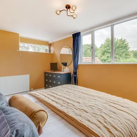 4 Bed In Scarborough Oc-sa870 Holiday home