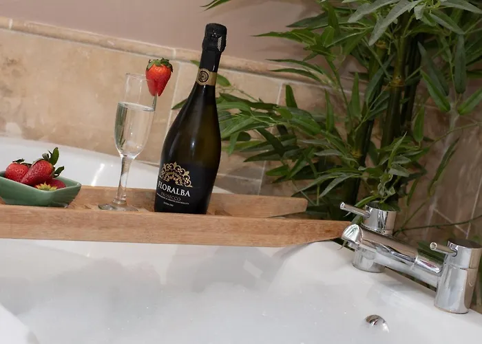 4 Bed In Scarborough Oc-sa870