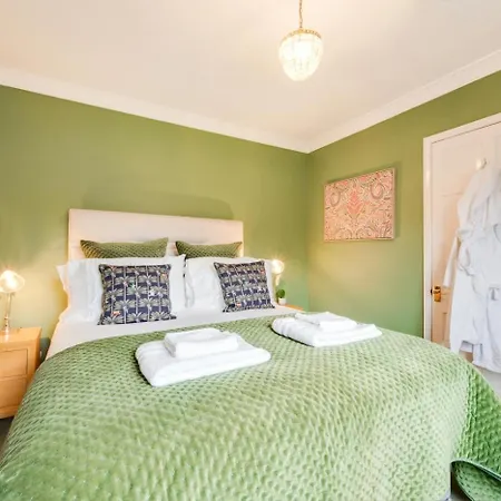 Church Beck House * Scalby